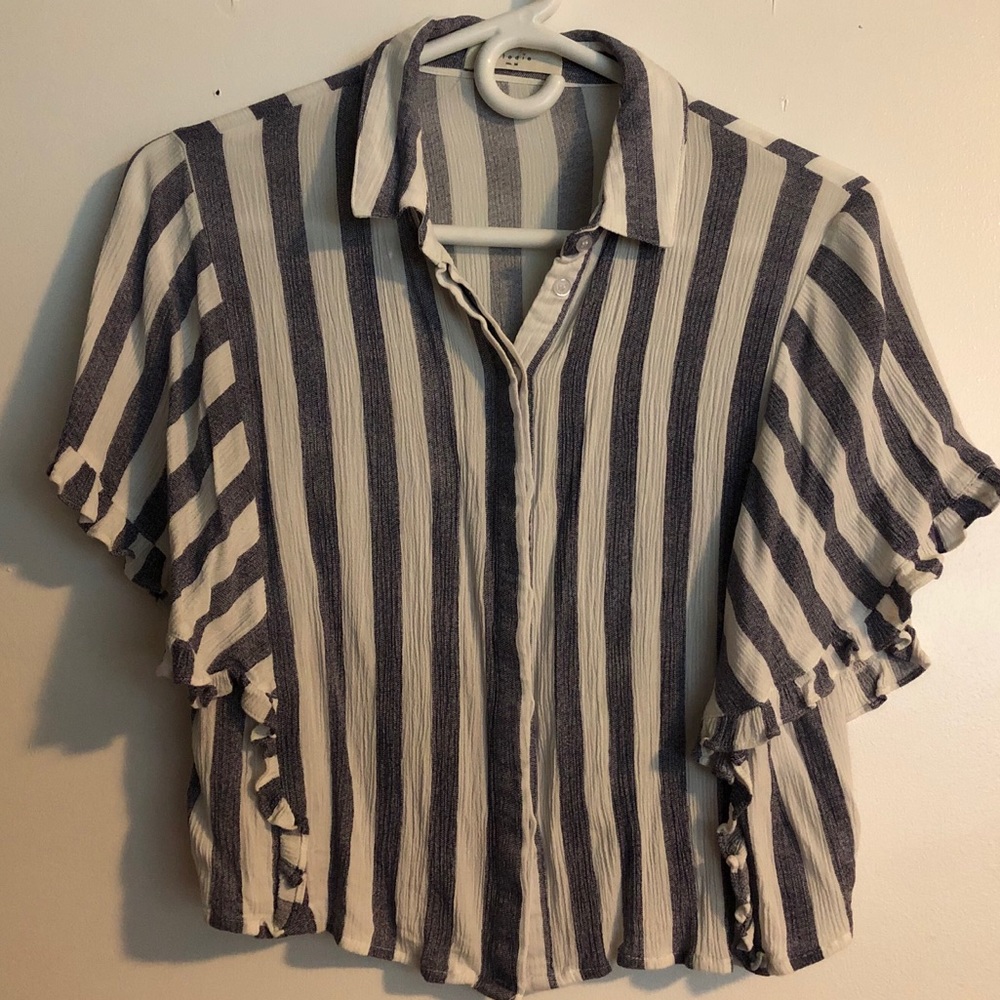 Elodie cropped button up top